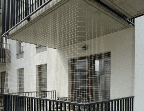 Siatka przeciw ptakom na balkon jako rozwiązanie dla nowoczesnych osiedli